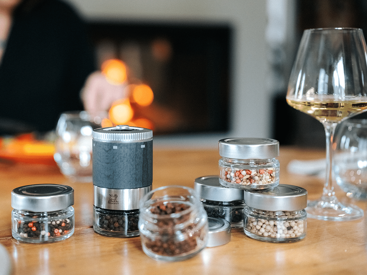 Maestro pepper bar with wine glass